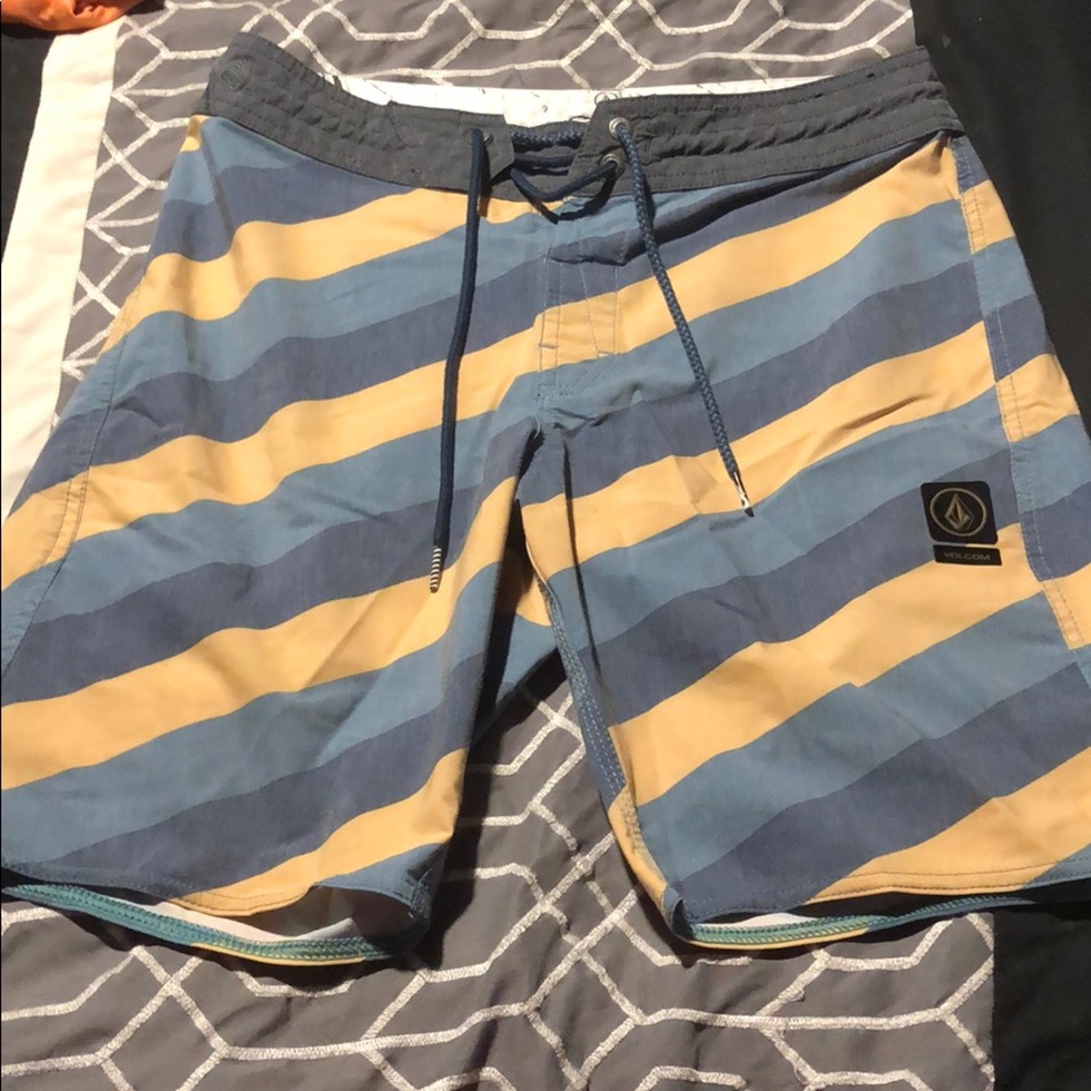 Men’s board shorts!